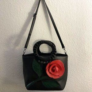 Beautiful Flower Fashion Handbag Purse Black and Red Large.  17 x 10 x 5.5  Used